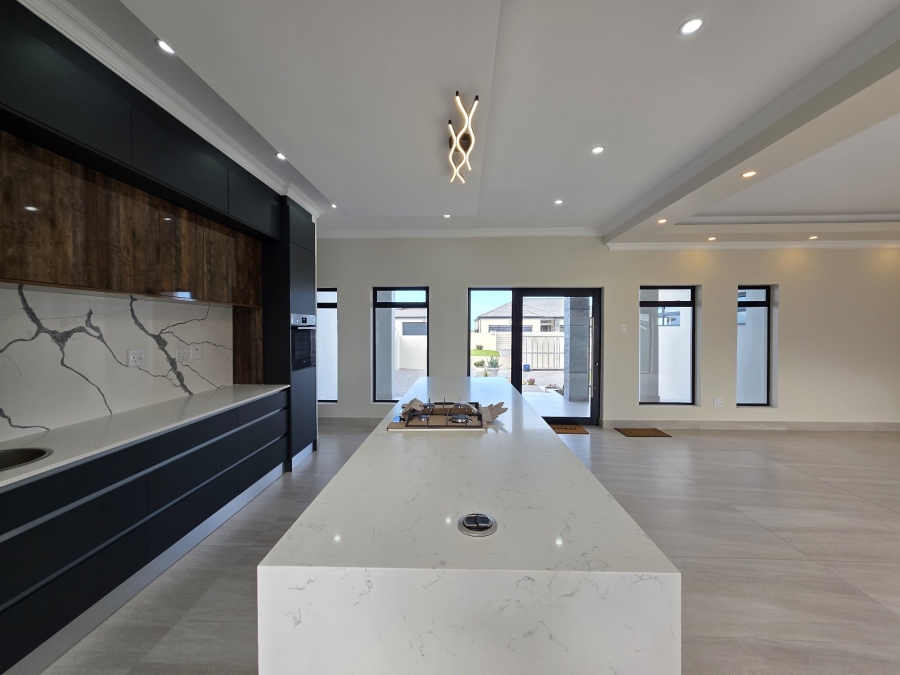4 Bedroom Property for Sale in Fountains Estate Eastern Cape